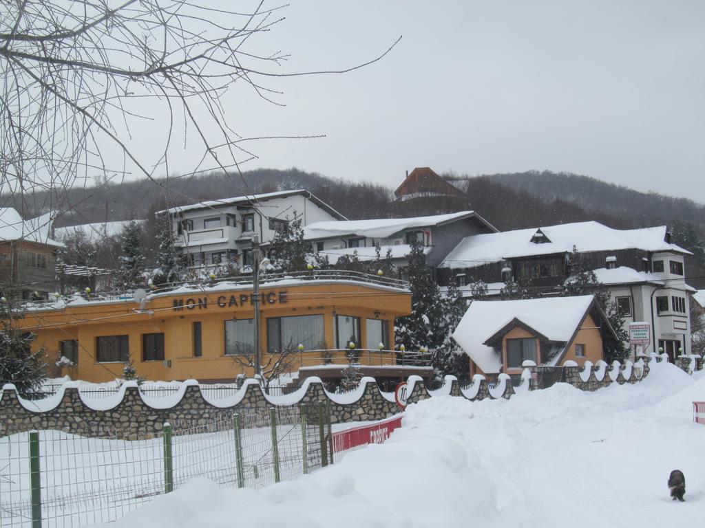 Hotel Complex Caprice-Monteoru Sărata-Monteoru Zewnętrze zdjęcie